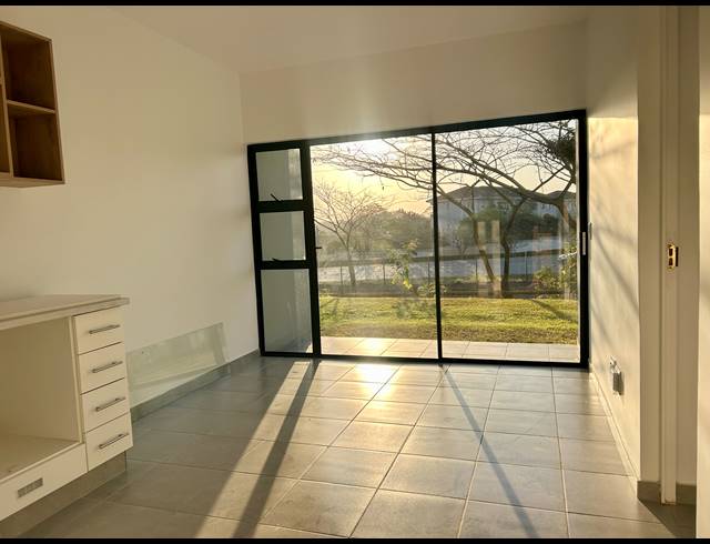 2 BEDROOM APARTMENT FOR SALE IN SHEFFIELD BEACH